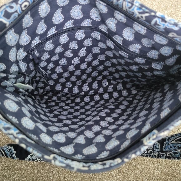 Vera Bradley Crossbody - Picture 5 of 7